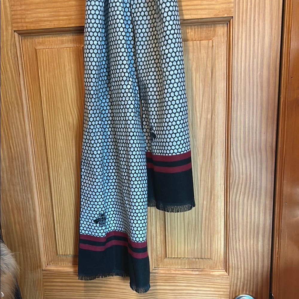 Bee pattern Scarf New without tags